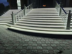 Монтаж светодиодной ленты на лестнице